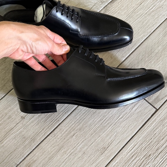 Tom Ford Classic Black Oxfords - Picture 2 of 4